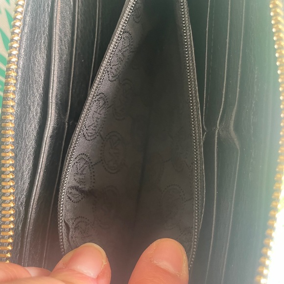 Michael Kors Wallet - Picture 7 of 9